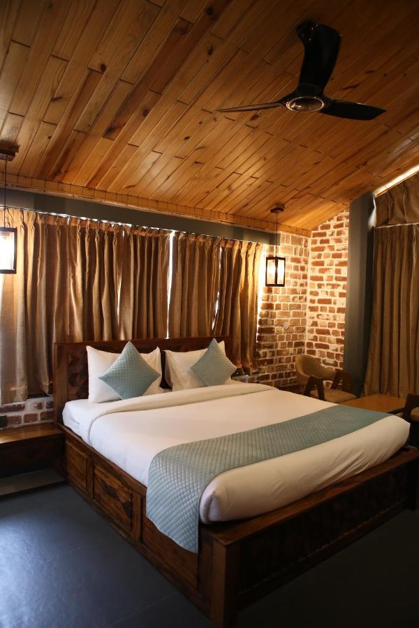 Granny'S Den Resort Rājpur Екстериор снимка